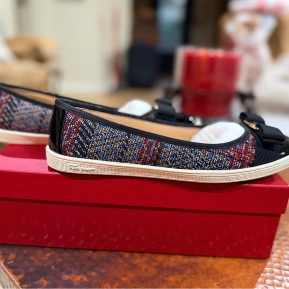 Salvatore Ferragamo Black and Gold Loafers - Picture 4 of 6